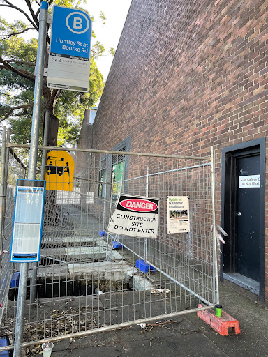 Huntley St at Bourke Rd - Thumbnail