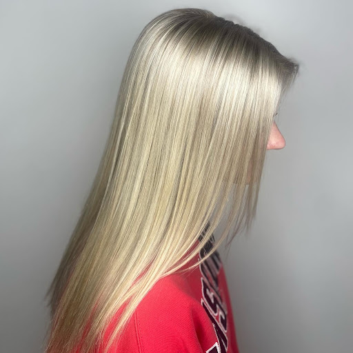 Julia’s Hair Lounge