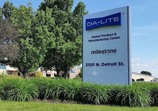 Da-Lite Screen - Visual