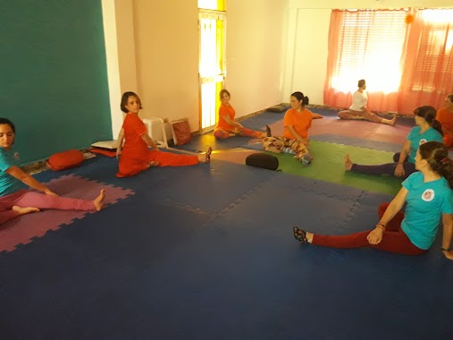 Aurananda Academia Internacional de Yoga, Author: swamini parvati
