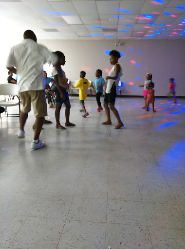Oakdale Community Pool - Thumbnail