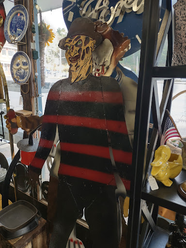 Waldport Fleamarket - Thumbnail