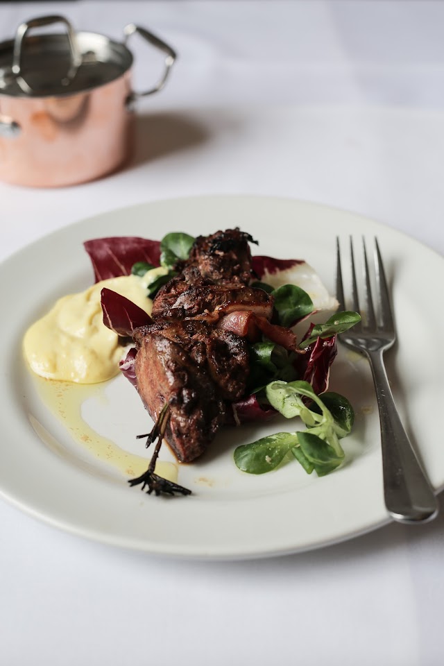 The Fox & Hounds Restaurant & Bar