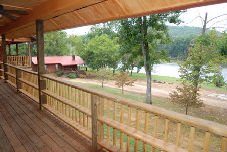 Stetson's Resort on the White River 906 Marion County 7002, Flippin, AR 72634, United States