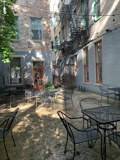 Iris Book Cafe - Visual