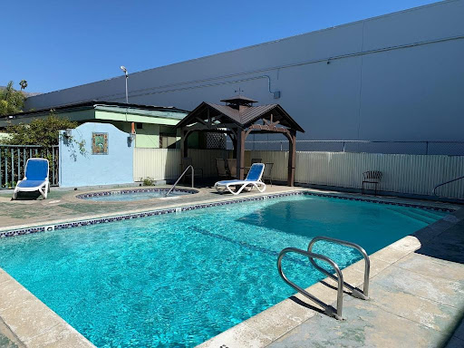 Sandyland Reef Inn - Thumbnail