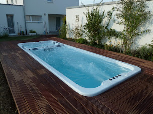 Photo n°6 de Wellness Family Sens Spas, Spas de nage, Sauna et Hammam Distributeur Fatboy à Sens (Bassin de natation)