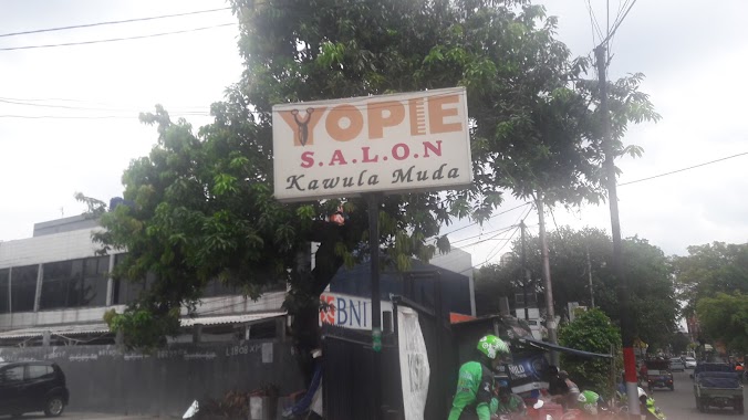 Yopie Salon, Author: Ade Fakhrudin