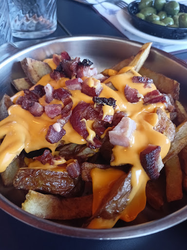 Roller's Grill - Visual