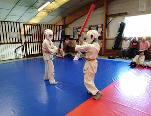 Photo n°23 de TAKEDABUDO iai-do, kendo, jo-do, shurikenjutsu St Hilaire de Brethmas à Saint-Hilaire-de-Brethmas (Club d'arts martiaux)