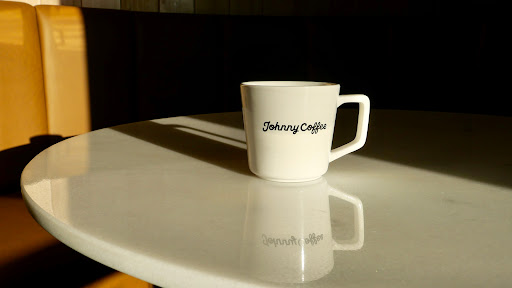 Johnny Coffee - Visual