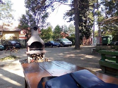 Photos of Fenyves Panzi&oacute;