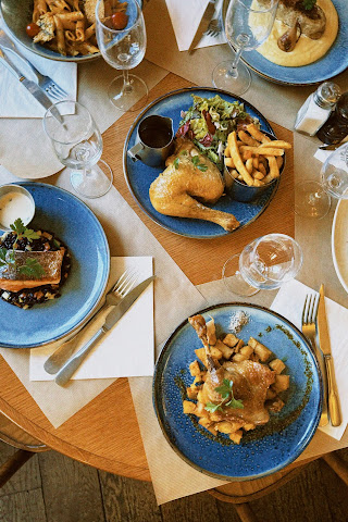 Le Bistrot du Peintre by null