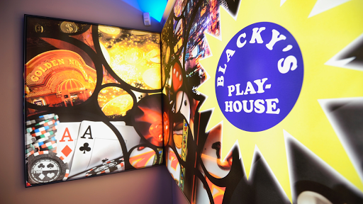 Blacky‘s Playhouse Am Houiller Platz