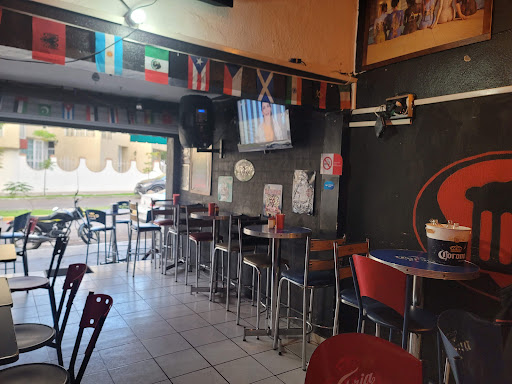 Mela Kuras Bar - Visual