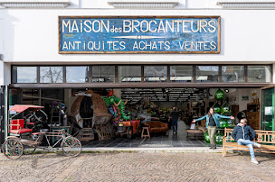 Photo n°21 de La Maison des Brocanteurs à Péronne (Magasin d'ameublement et de décoration)