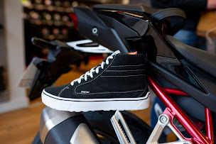 Photo n°14 de NIM MOTO à Meyzieu (Magasin de motos)