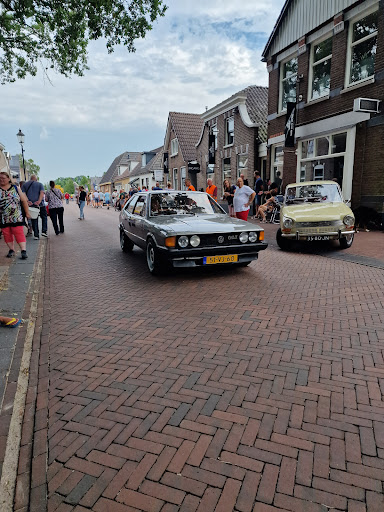 Kapsalon Van Den Berg