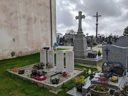 commonwealth war graves ww2 (ploudaniel) - Thumbnail
