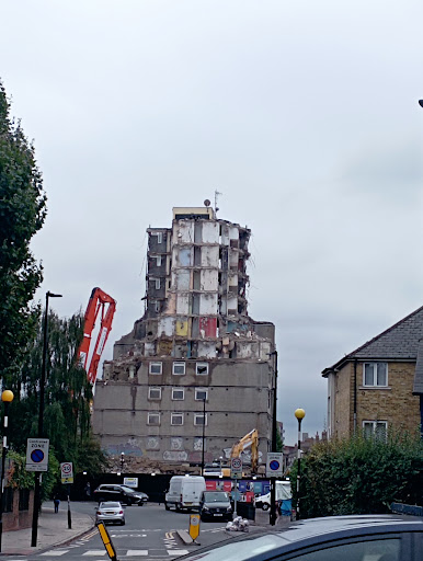 Bow Church (Stop J)