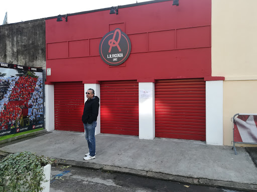 L.R. Store - Visual