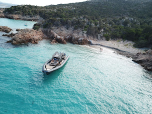 Photo n°18 de Nautic-Aventures - Location Bateau avec/sans Skipper - Bonifacio à Bonifacio (Courtier en bateaux)