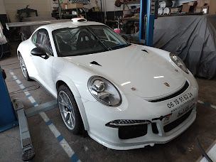 Photo n°4 de sas CARS-TECH MOTORS à Villette-d'Anthon (Atelier de machinerie)