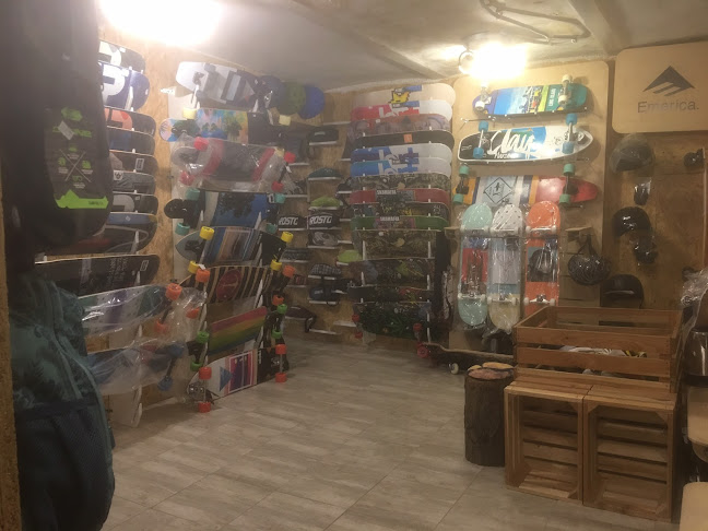 Chrom Gdańsk - Skateshop - Deskorolka Graffiti Streetwear - Sklep sportowy