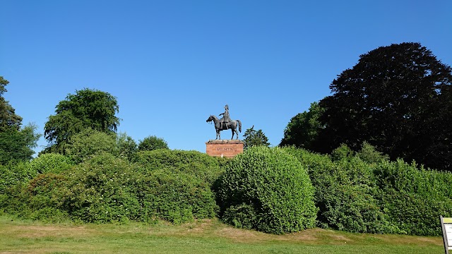 Wellington Statue