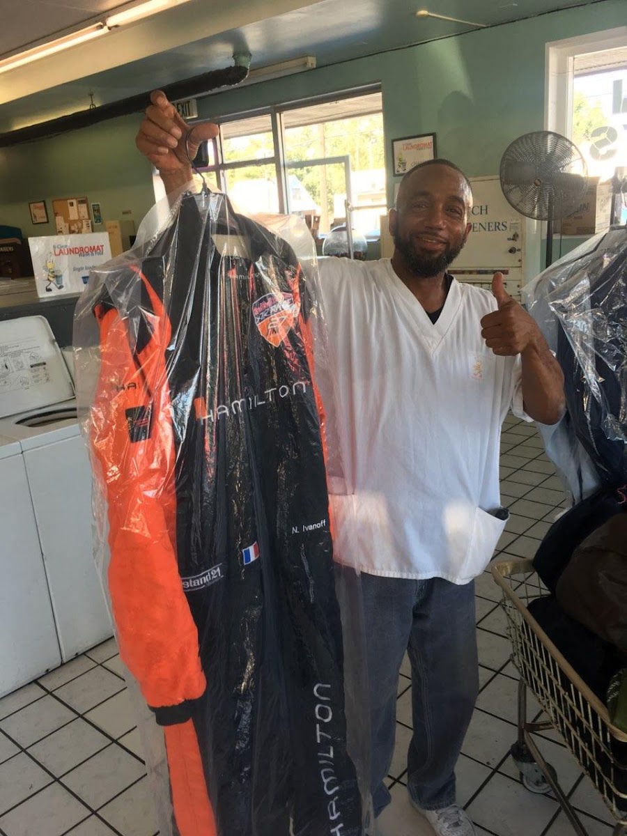 B Clean Laundromat and Wash & Fold laundromat interior in Indianapolis, IN