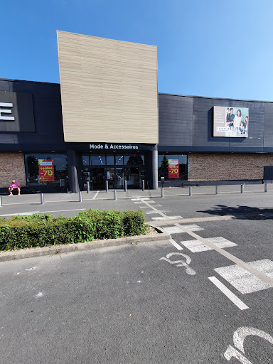 La Halle Ormesson La Queue En Brie - Thumbnail