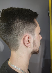 Photo n°14 de Salon de Coiffure Privé Youle JJ à Isles-sur-Suippe (Salon de coiffure)