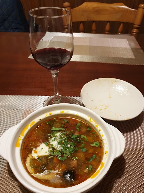 Armenija, kavine - Viesbutis, Prie Aitros