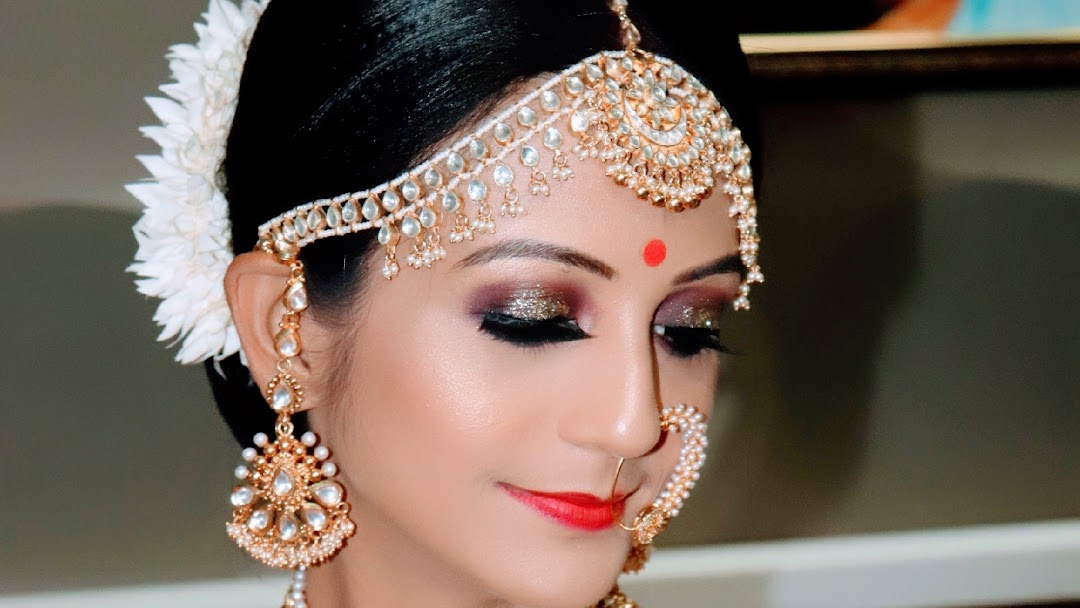 Blush Makeup Studio - Best Makeup Artist Ahmedabad- Bridal Makeup, Family  Function Makeup, Best Eye Makeup, Best Hairstyle. Look gorgeous on your  best day.