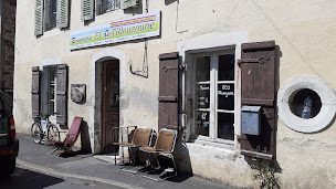 Photo n°1 de Ressourcerie ECOTRIouzoune à Neuvic (Magasin d'ameublement et de décoration)