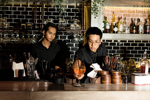 Silk Lounge