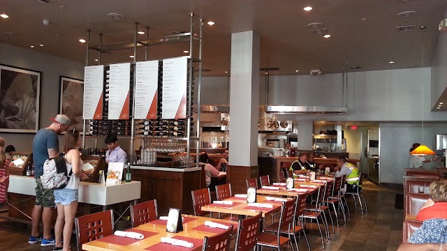 Wolfgang Puck Bistro