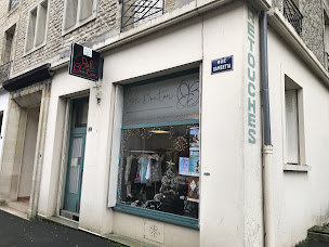 Photo n°12 de Joli Bouton à Falaise (Tailleur)