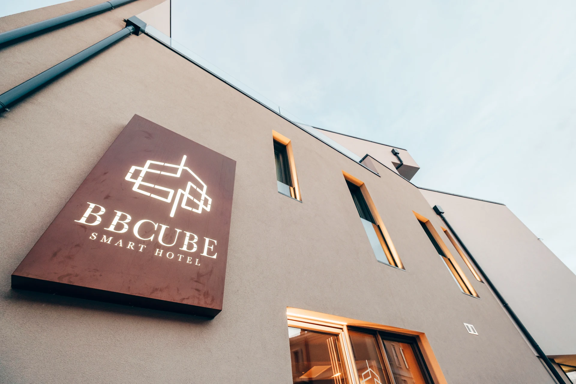 BB CUBE