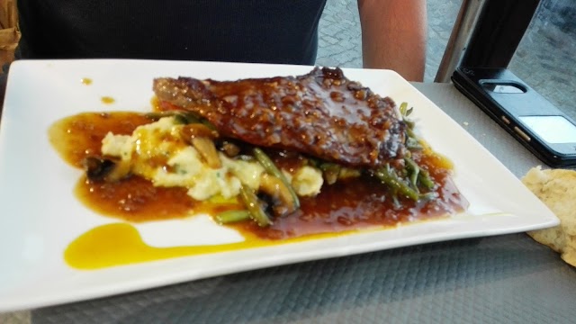 Le 142 Restaurant