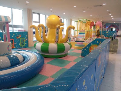 Photos of Zhdanovichi Shopping Center