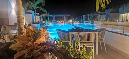 SERENADA 211 by Costa Peninsula