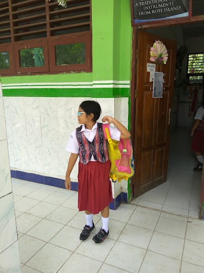 Photos of Sekolah Dasar Negeri Bertingkat Naikoten