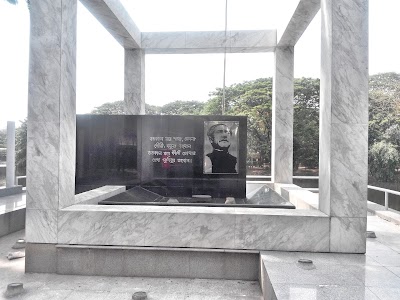 Photos of Dhanmondi 32 Bus Stop