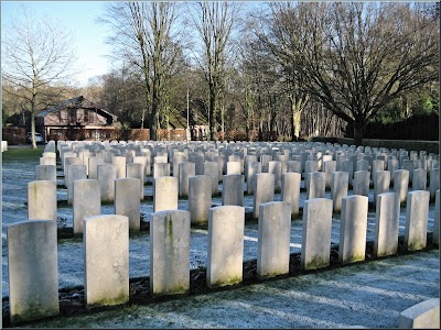 Photos of Sanctuary Wood Cemetery