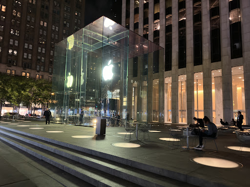 5th Ave & W 58th St - Thumbnail