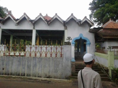 Photos of Makam Abuya Dimyathi Cidahu