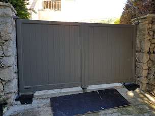 Photo n°2 de Fermetures Gorla à Saint-Laurent-du-Var (Magasin de stores et de rideaux)