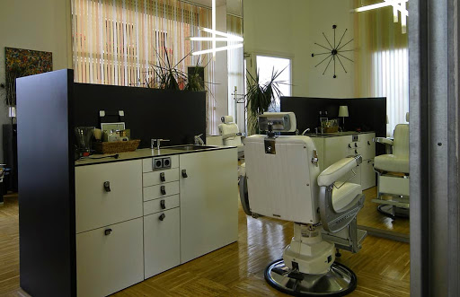 Maite's Barbershop Arbea