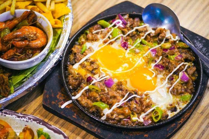 BNK Cafe & Resto - Budbod ni Nanay Kaling by null